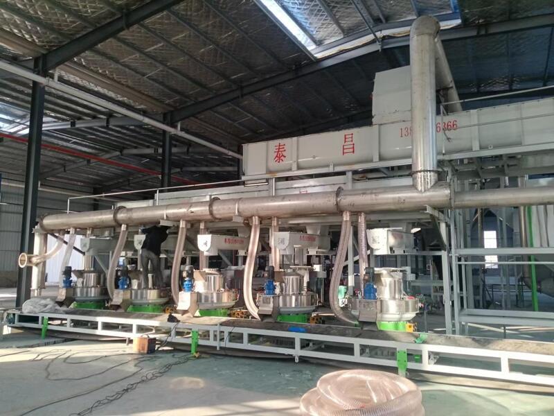 江蘇沭陽時產10噸木屑顆粒機生產線客戶現場 江蘇沭陽時產10噸木屑顆粒機生產線客戶現場